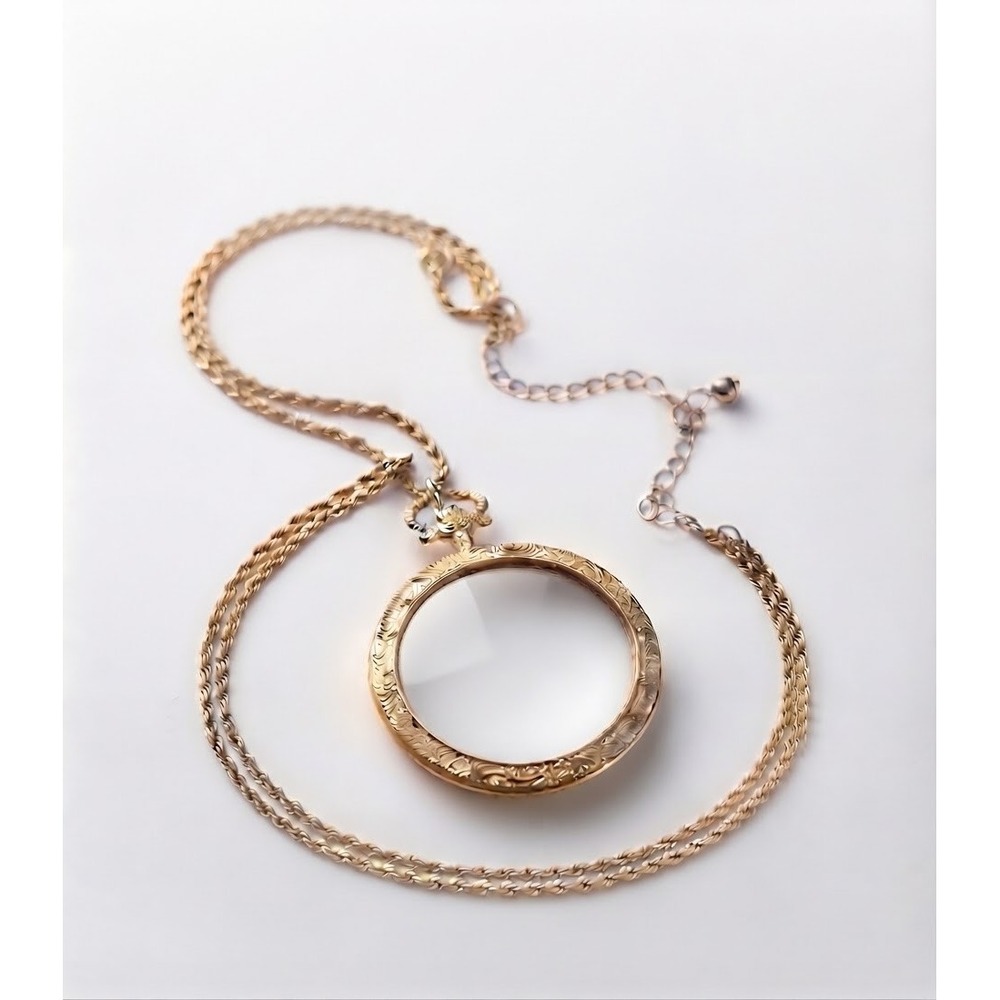 Vintage Gold Toned Magnifying Glass Pendant Necklace Ornate Filigree Long Chan